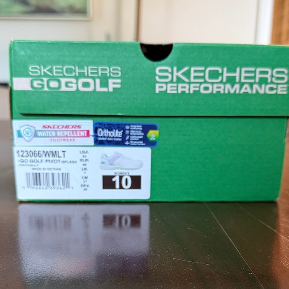 Skechers Go Golf Pivot Shoes - White and Gray - Picture 1 of 4